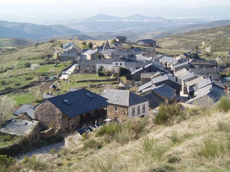 Hotel Rural La Casa Del Peregrino El Acebo de San Miguel Exteriör bild